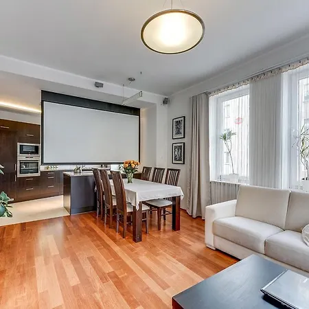 White 76. Srodmiescie *