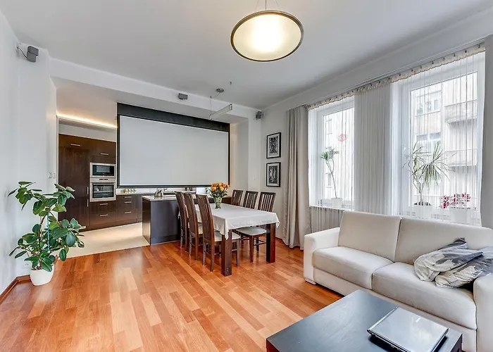 White 76. Srodmiescie *